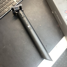 U.S.E. Ultimate alien carbon  Seatpost 31.6mm x300mm, 10mm Setback.