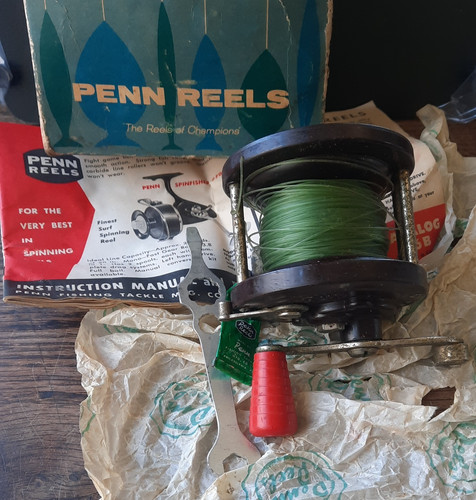 Vintage fishing reel penn - penn, sea
