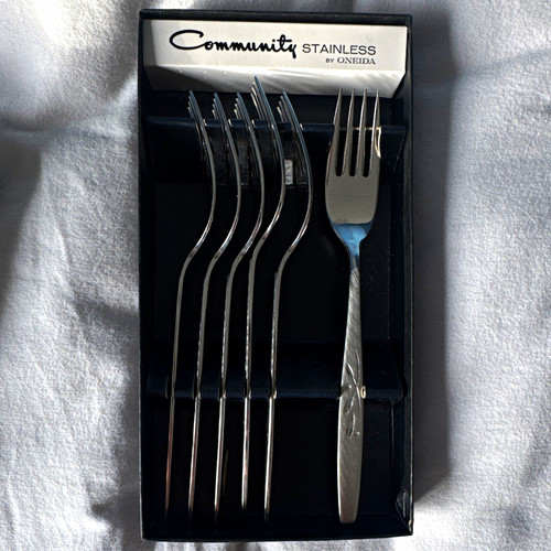 Oneida stainless steel silver - stainless,