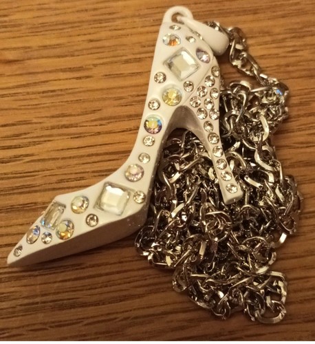 Shoe necklaces betsey - shoe.,