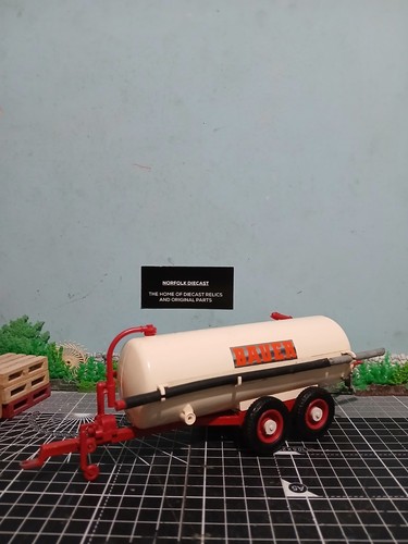 Britains farm toys bauer - farm,