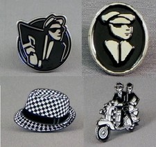 Job lots. Assorted pin badges