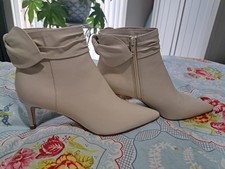 Ted Baker NEW size 38(5) leather boots in beige 