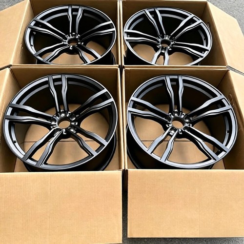 Satin black staggered - black,