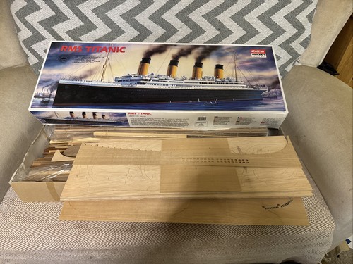 Minicraft model kit - minicraft,
