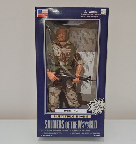 Soldiers the world - soldiers, desert