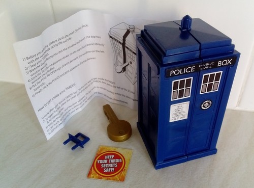 Doctor who small plastic - dr,