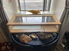 Small Vivarium Good Used Condition With Some Tank Furniture LightWood Effect821