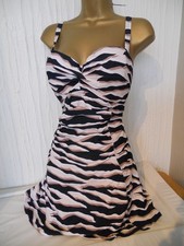 BLACK WHITE MAGISCULPT RUCHED SKIRT SWIMDRESS SWIMSUIT SIZE 36C NEW FIRM CONTROL