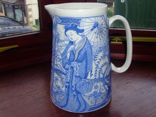 Attractive large blue - an,