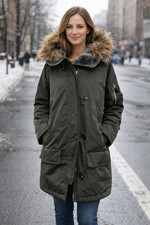 Gap Women's Medium Snorkel