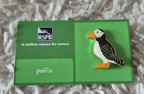 Rspb bird pin badge puffin - bird,