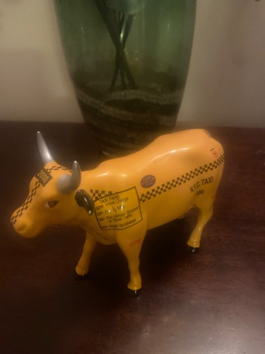 Yellow nyc taxi cow - nyc,