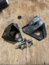 Jaguar X300 3.2 I6 Engine Mounting Bracket Left Hand And Right Hand