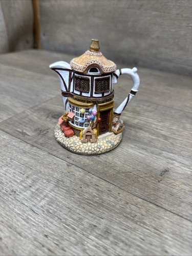 Vintage hometown teapot - hometown,