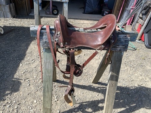 Mcclellan cavalry saddle - mcclellan,