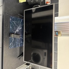 LG 32LH510B LED TV & Stand 32 Inch Full HD 