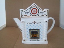 WADE VALOR TEAPOT  - CELEBRATING VICTORIAN JUBELEE 1990 (PM/C4)