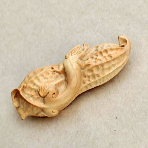 Z1132 hand carved boxwood - -,