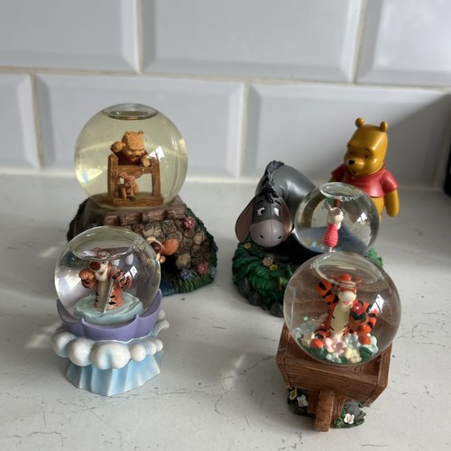 Winnie the pooh snow - , globe