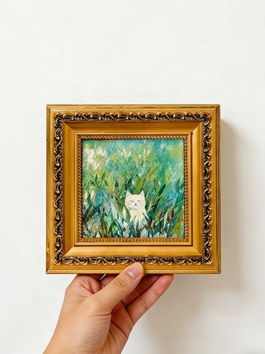 White cat hidden green - cat,