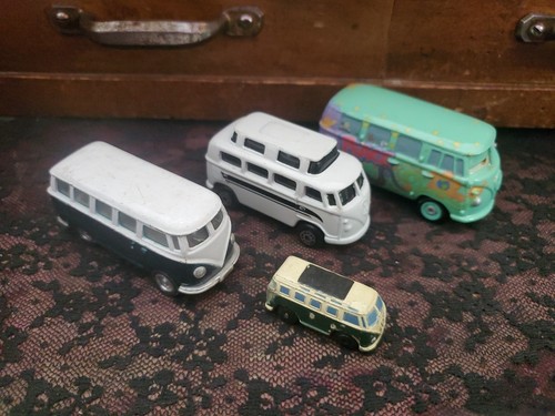 Volkswagen model toy camper - model,