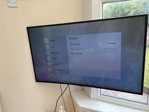 Samsung curved screen - curved, 49"