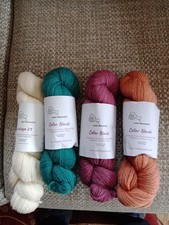 Wool decanted hand - wool, dyed