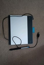 Wacom Intuos CTH-480S Small Pen and Touch Tablet