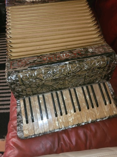 Divina accordion vintage - la,