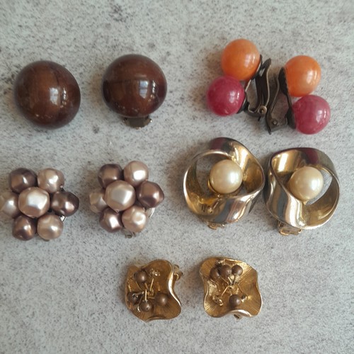 Vintage ladies clip - , on