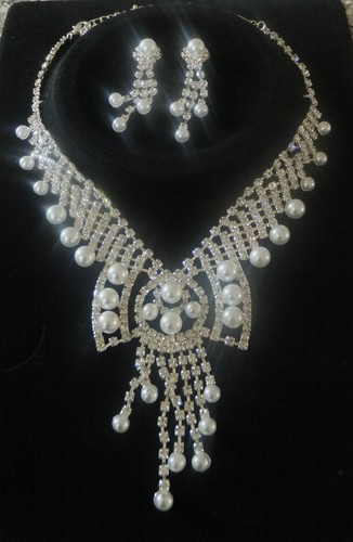 Diamante pearl necklace ear - ,
