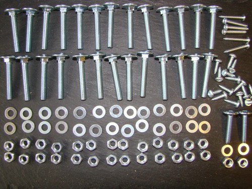 Set fixings for cast metal - of,