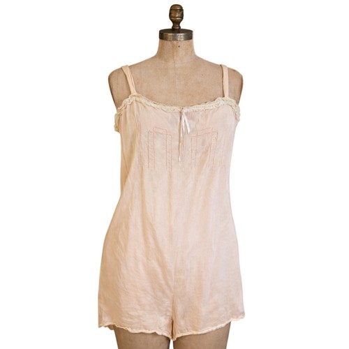Vtg 1920s peach - silk, teddy