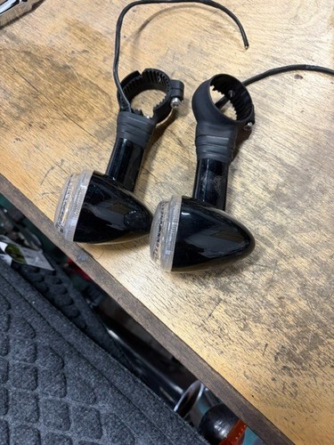 Black turn signals for triumph - black,