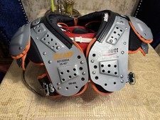 Schutt Helmet and Shoulder Pads Set, Medium