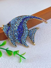Sparkly Blue Rhinestone Fish Brooch Gold Tone Ocean Animal Crystal Jewelry Gift