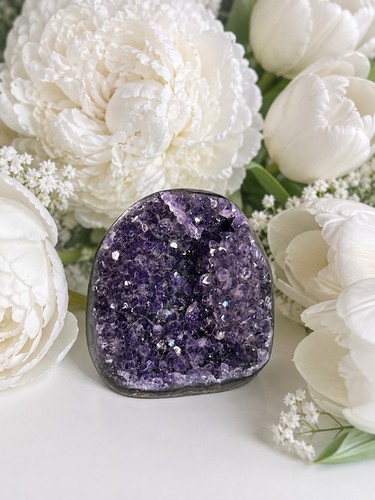 Very pretty amethyst geode - pretty,