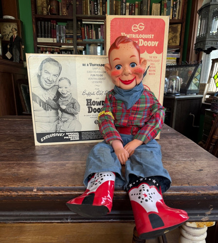 Vintage 1970 eegee box - eegee, in