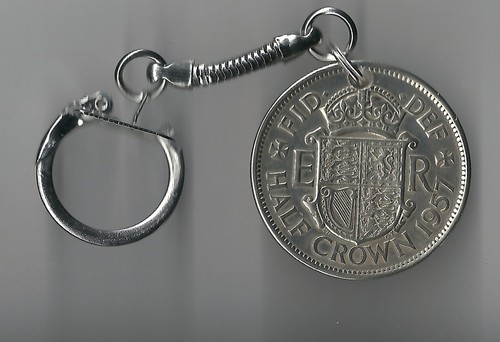 Half crown keyring 1947 - , (1947