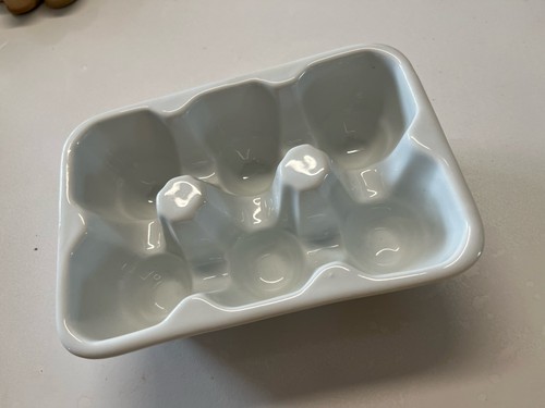 White ceramic six egg holder - six,