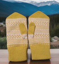 Donna Wilson Mittens Lambswool