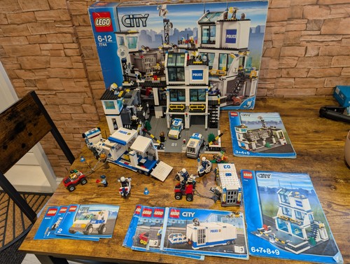 Lego city police mega - police,