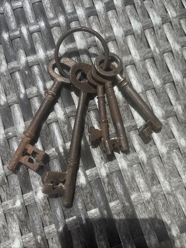 Bunch old chunky cast iron - bunch,