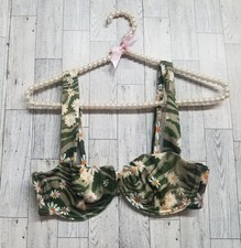 ~~EMMA CHAMBERLAIN WELL WORN
