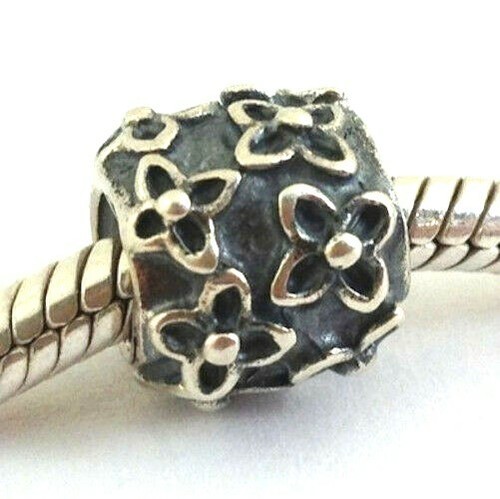 Chamilia small flowers charm - small,
