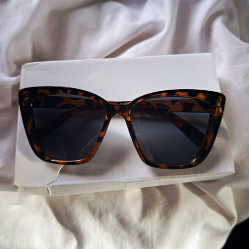 Bnwt womens cat eye - -,