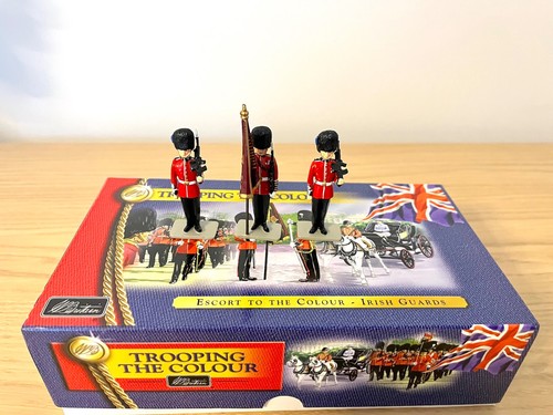 Britains 40113 escort the - britains,