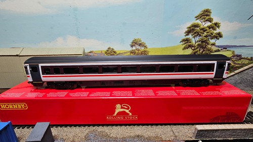 R40502a hornby lner mk4 - mk4, fo
