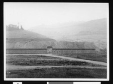 Row of garages for rent near